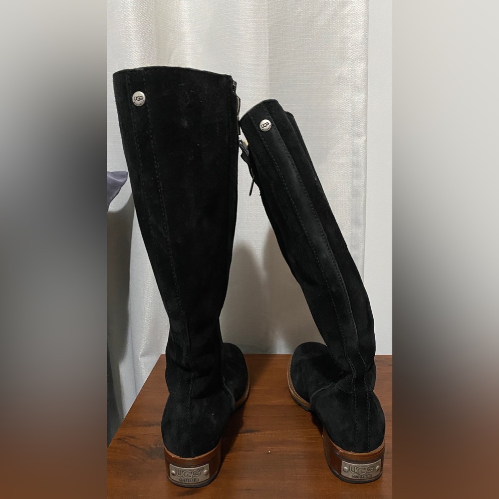 Uggs Black and Brown heel